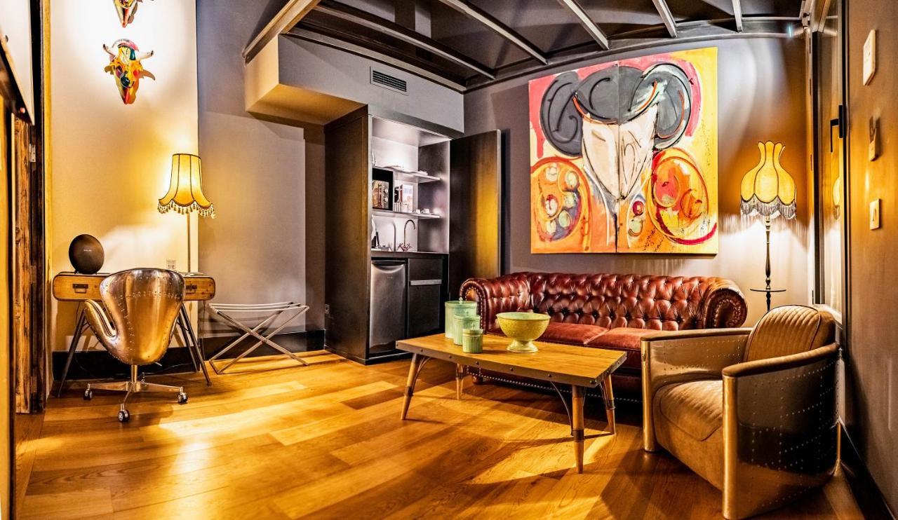 Hotel Lobby セビリア エクステリア 写真 Interior of a typical apartment