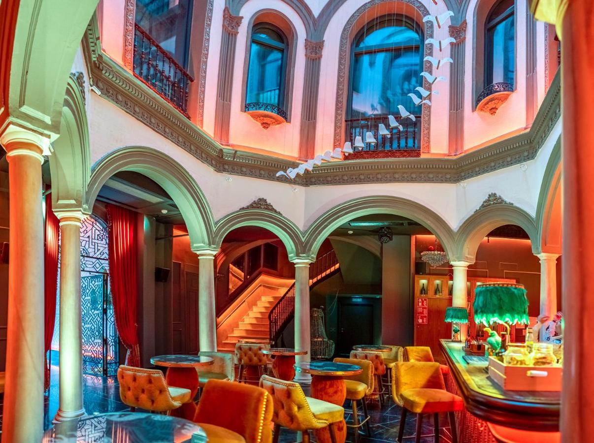 Hotel Lobby セビリア エクステリア 写真 The interior of the nightclub