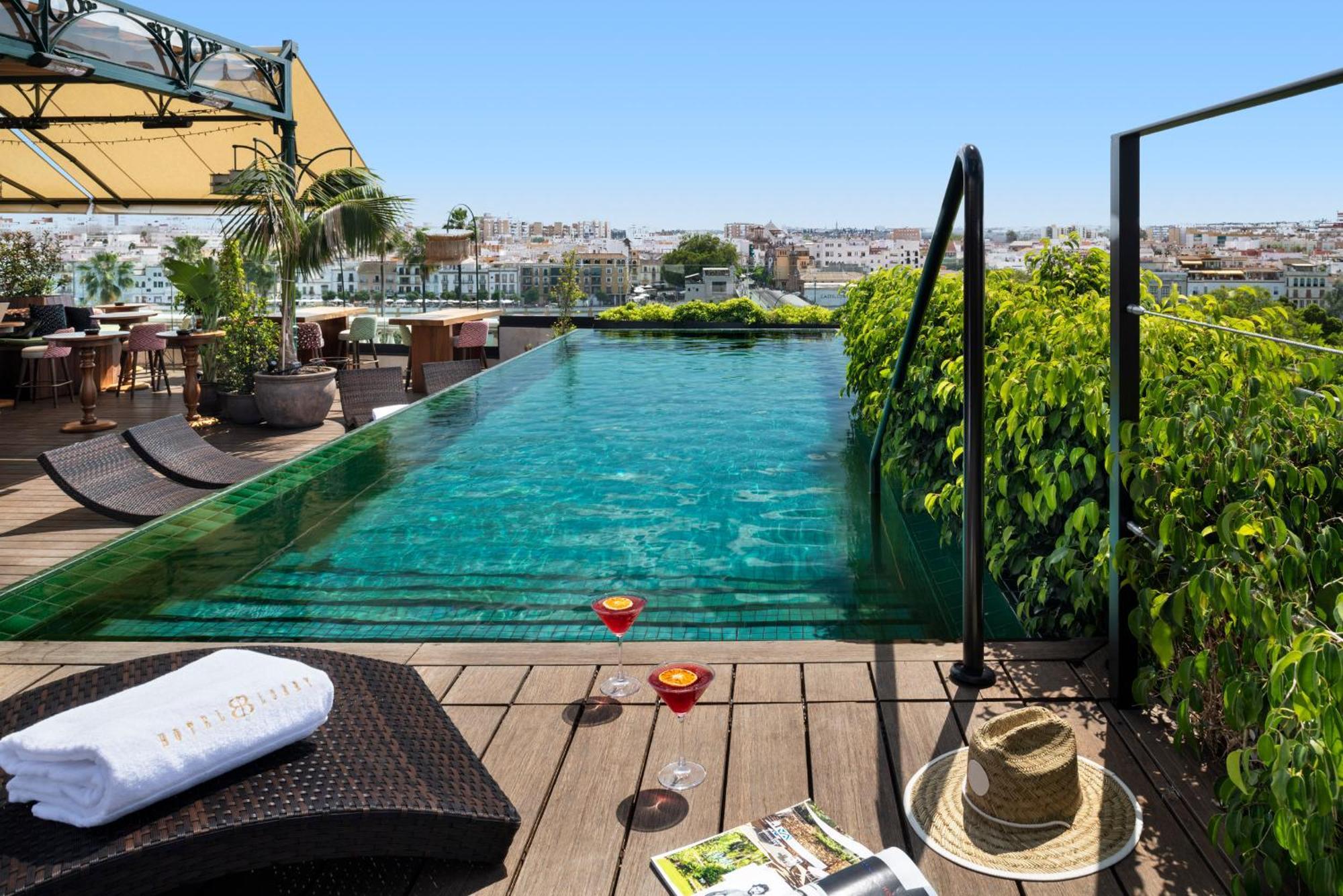 Hotel Lobby セビリア エクステリア 写真 Rooftop pool