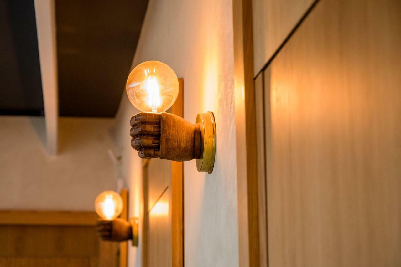 Hotel Lobby セビリア エクステリア 写真 Wall lights